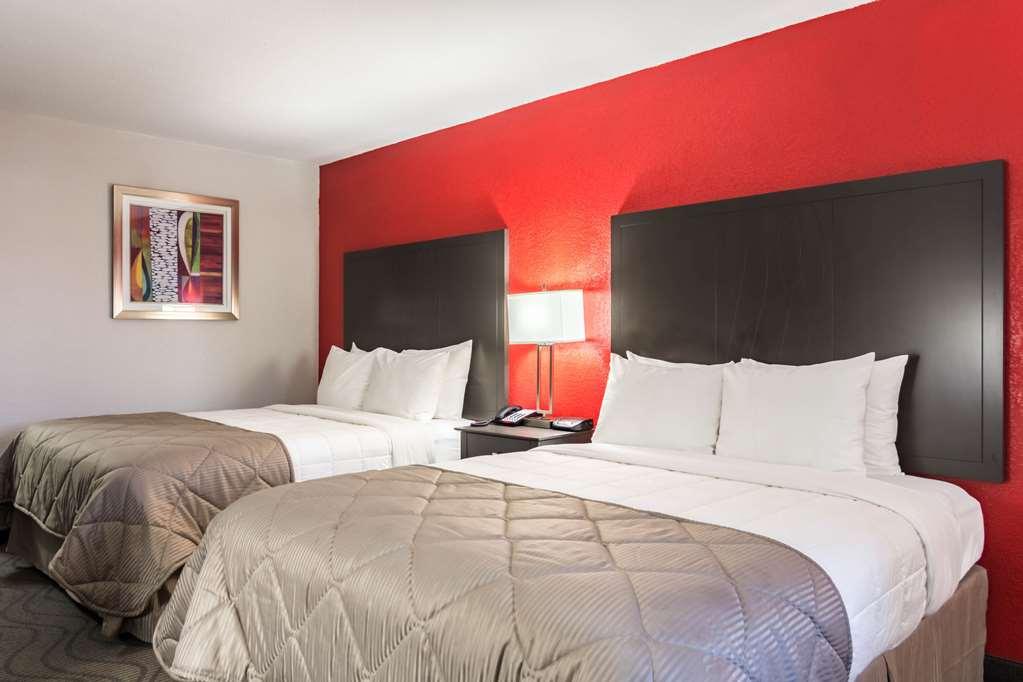 Clarion Inn & Suites Russellville I-40 Quarto foto